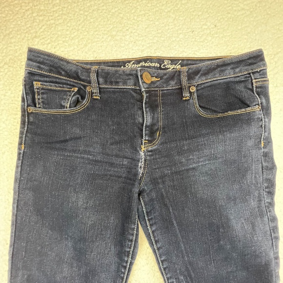 Women’s Blue 14 American Eagle Stretch Short Capri’s - Picture 3 of 15